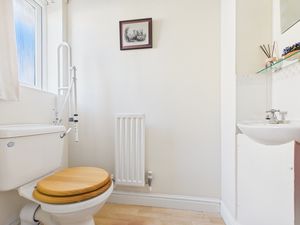 Cloakroom- click for photo gallery